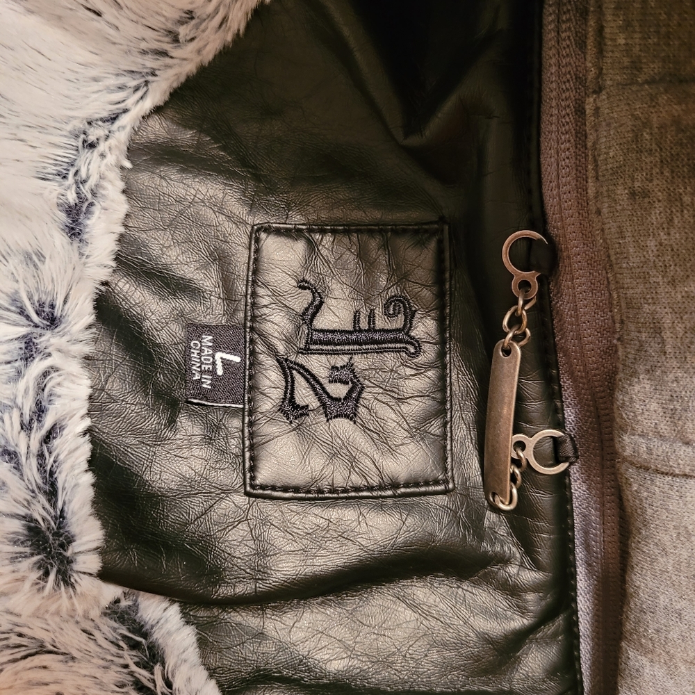 Leather Jacket 🕶😎 - Picture 4 of 5